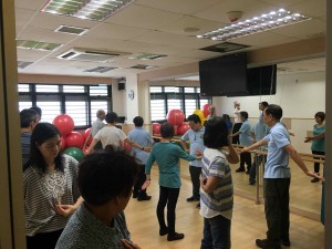 2016年4月為香港強脊會開辦「大雁拍打健身功」班，參加者近30人。